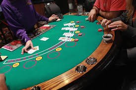 Studio dealer langsung French Roulette ahliqq dengan multi-kamera HD